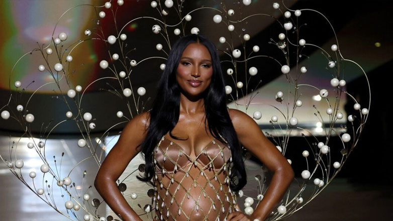 Jasmine Tookes: Άνοιξε το show της Victoria’s Secret στον 9ο μήνα της εγκυμοσύνης της