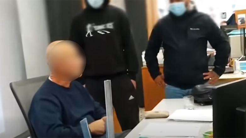 Βίντεο με παρέμβαση του «Ρουβίκωνα» στο Τμήμα Καθαριότητας του Δήμου Παιανίας