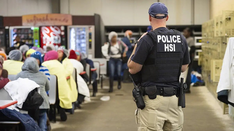 Η νέα πολιτική Τραμπ για τους πρόσφυγες: «Προτεραιότητα στους λευκούς Χριστιανούς»