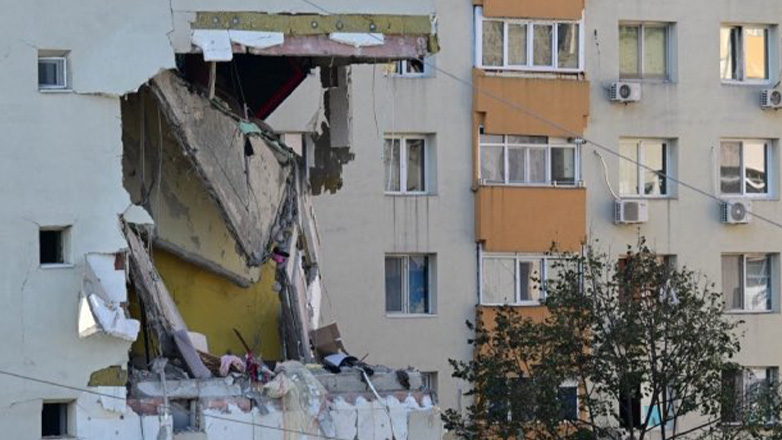 Μακελειό από έκρηξη σε πολυκατοικία στο Βουκουρέστι