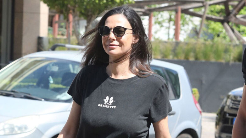 Εύη Βατίδου: Καταδικάστηκε σε 3 μήνες φυλάκιση ο οδηγός που έσπασε με το κράνος του τον καθρέπτη του αυτοκινήτου της