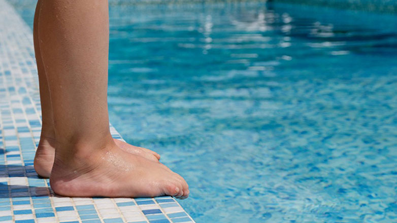 H 3χρονη Matilda πάλευε μόνη της στην πισίνα για να ζήσει….