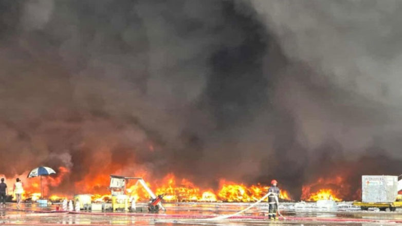 Συναγερμός στο Μπαγκλαντές, από μεγάλη πυρκαγιά στο διεθνές αεροδρόμιο