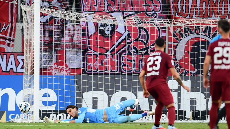 Μεντιλίμπαρ για Τζολάκη: «Τον εμπιστεύομαι, δεν ήταν ο μόνος που έκανε λάθη στην Εθνική»