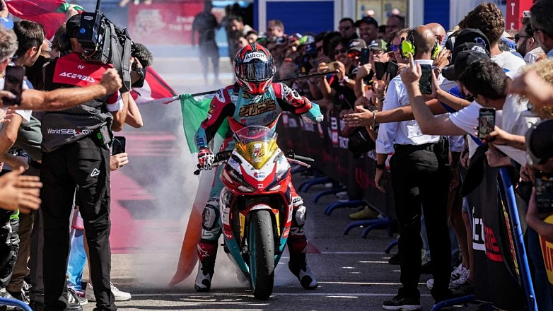 Ο 17χρονος Benat Fernandez κατακτά τον τελευταίο Τίτλο της WorldSSP300