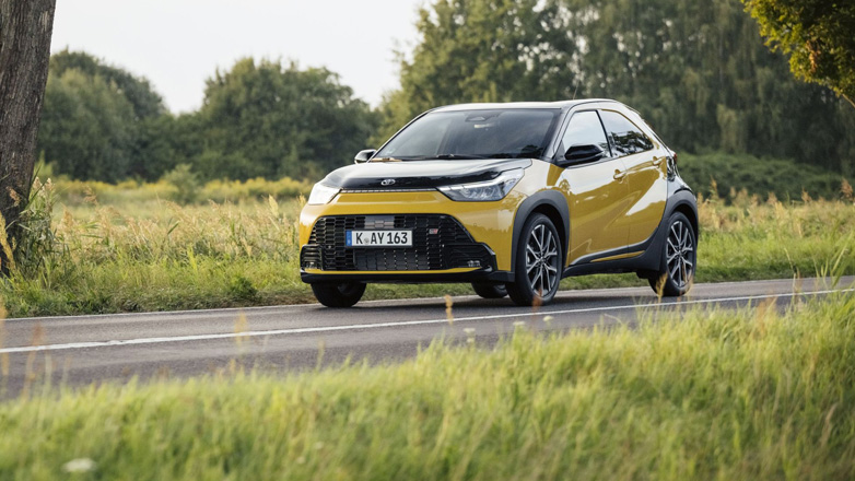 Toyota: Έφθασε το νέο Aygo Cross Hybrid Electric- Ποια είναι η τιμή εκκίνησης στην Ελλάδα