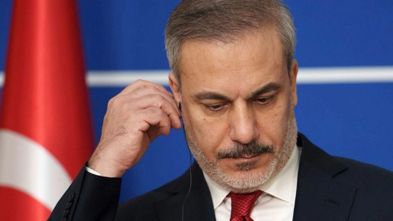 Προκλητικός Φιντάν: «Eγώ δεν αποδέχομαι τα 12 μίλια, εσύ τα 6» Προκλητικός Φιντάν: «Eγώ δεν αποδέχομαι τα 12 μίλια, εσύ τα 6»