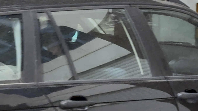 Δολοφονία στη Φοινικούντα: Στα δικαστήρια Καλαμάτας οι δύο συλληφθέντες – Βίντεο