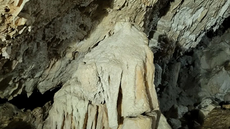 Το απόκοσμο σπήλαιο Ανθρωπόγραβα και ο τοπικός θρύλος με τον Μπαρμπαρόσα