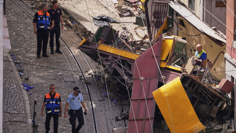 Λισαβόνα: Τα ελαττωματικά καλώδια του τελεφερίκ προκάλεσαν το πολύνεκρο δυστύχημα