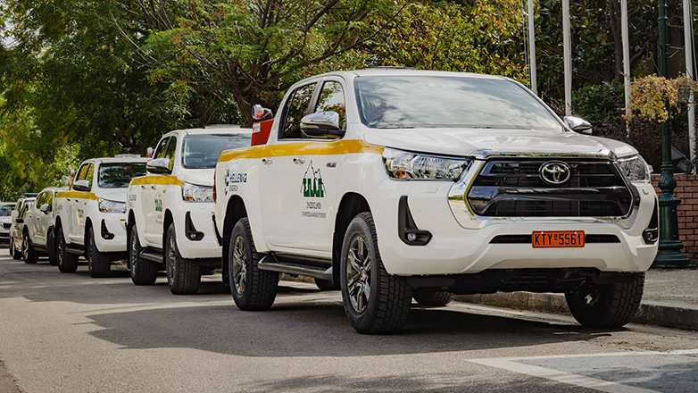 HELLENiQ ENERGY: Δωρεά 3 Πυροσβεστικών Οχημάτων στον Σύνδεσμο Δήμων για την Προστασία και Ανάπλαση του Πεντελικού