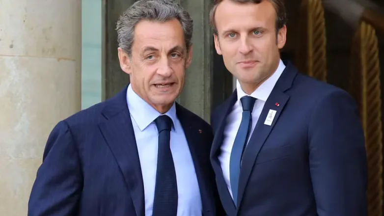 Ο Μακρόν συνάντησε τον Σαρκοζί λίγο πριν διαβεί το κατώφλι των φυλακών