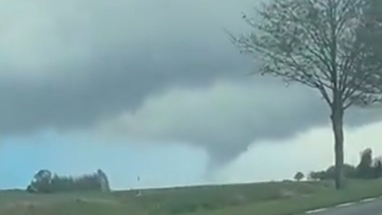 Γαλλία: Ένας νεκρός και πολλοί τραυματίες από ανεμοστρόβιλο στα βόρεια του Παρισιού