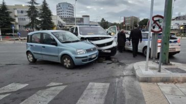 Αυτοκίνητο στην Θεσσαλονίκη συγκρούστηκε με ασθενοφόρο