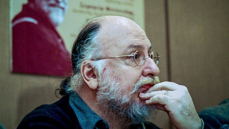 Το ΕΚΚΟΜΕΔ αποχαιρετά «τον Νιόνιο» της Ελλάδας Το ΕΚΚΟΜΕΔ αποχαιρετά «τον Νιόνιο» της Ελλάδας