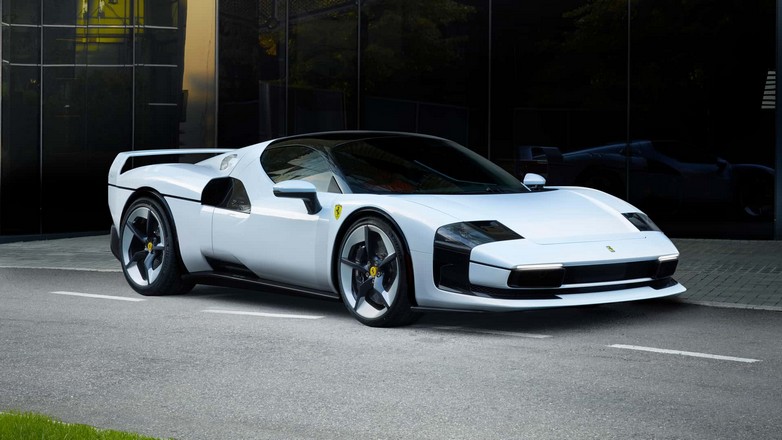 SC40: Με αυτή την one off δημιουργία, η Ferrari αποτίει φόρο τιμής στη θρυλική F40