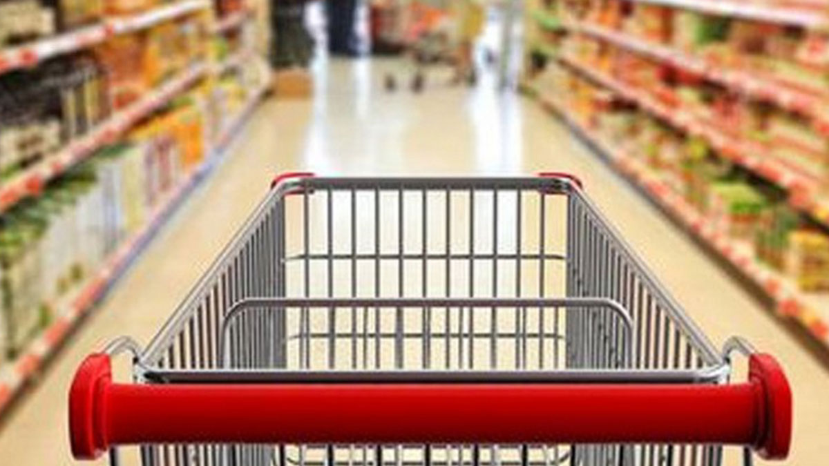 ΕΚΠΟΙΖΩ: Ημίμετρο, με ημερομηνία λήξης, οι μειώσεις τιμών στα σούπερ μάρκετ