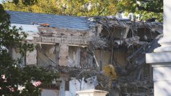 Ο Τραμπ κατεδάφισε τμήμα του Λευκού Οίκου για να φτιάξει αίθουσα χοροεσπερίδων