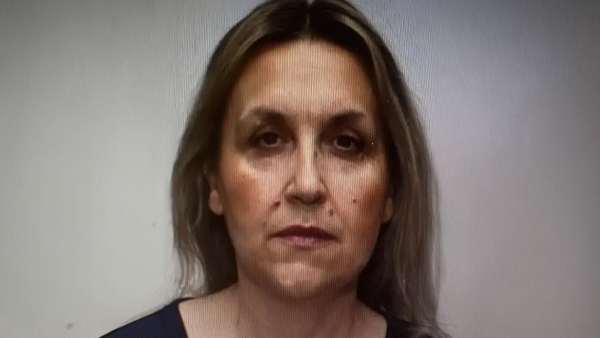 Ο μαρτυρικός θάνατος της 54χρονης στα Τρίκαλα: Ο γιος της την έπνιγε με τη πετσέτα αρκετά λεπτά μέχρι να ξεψυχήσει