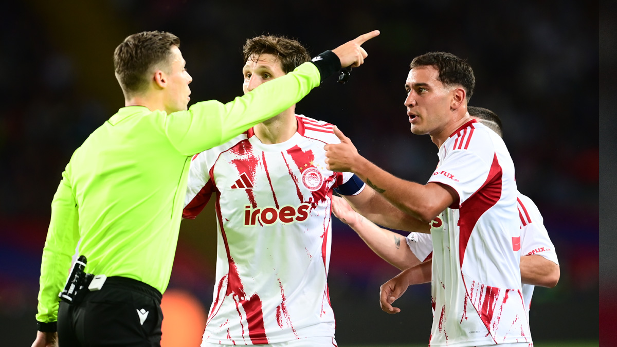 El Confidencial: «Ο διαιτητής κατέστρεψε το Μπαρτσελόνα-Ολυμπιακός, από τα μεγαλύτερα σκάνδαλα των τελευταίων ετών»