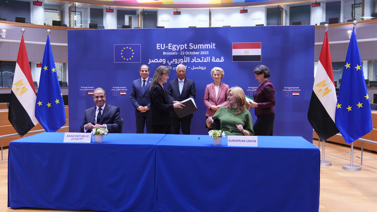 Οικονομική βοήθεια με τη μορφή δανείου 5 δισεκατομμυρίων ευρώ υπέγραψαν οι ηγέτες της ΕΕ και της Αιγύπτου