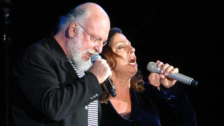 Χάρις Αλεξίου: «Είναι τεράστιο το πένθος για την απώλειά σου λατρευτέ μας»