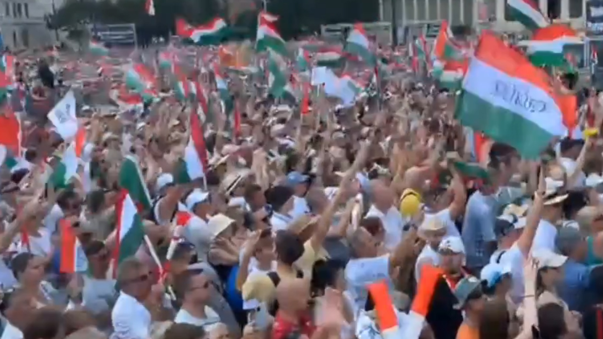 Βουδαπέστη: Δύο μεγάλες κινητοποιήσεις υπέρ και κατά του Όρμπαν