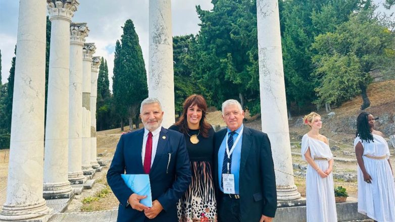 Το φως της Ιπποκρατικής παράδοσης φωτίζει τη νέα γενιά ιατρών μέσω του Παγκόσμιου Ιπποκράτειου Ινστιτούτου Γιατρών