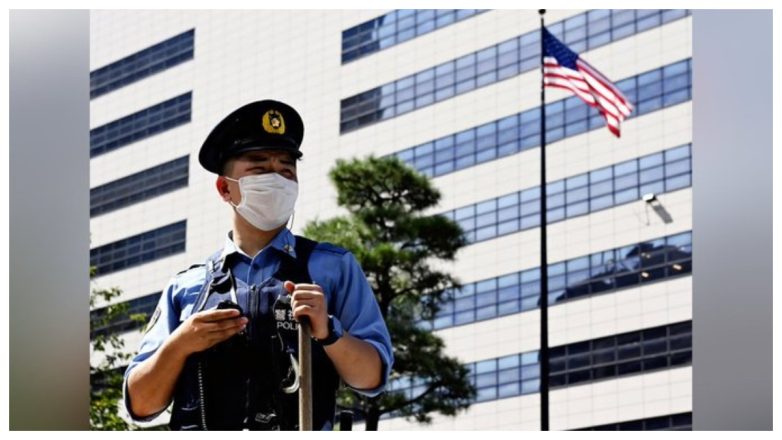 Άνδρας που κράδαινε μαχαίρι συνελήφθη κοντά στην πρεσβεία των ΗΠΑ στο Τόκιο