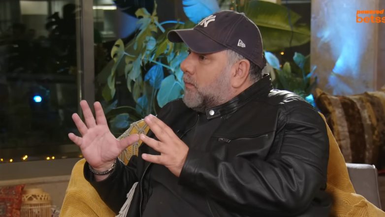 Γρηγόρης Αρναούτογλου: «Πήγα σε ψυχίατρο και πήρα φάρμακα για να σταματήσω να επηρεάζομαι από τους γονείς μου»