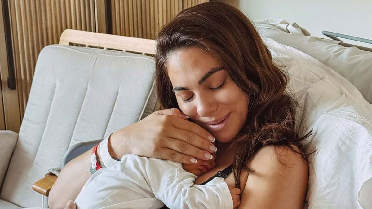 Ευρυδίκη Βαλαβάνη: Τρυφερή selfie με τον 3,5 μηνών γιο της στη νέα τους βόλτα