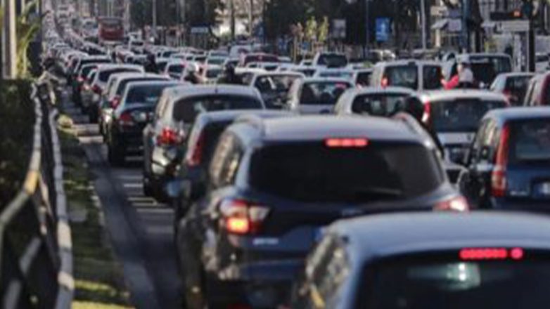 Μεγάλη κίνηση σε Κηφισό και καθυστερήσεις στην Αττική Οδό