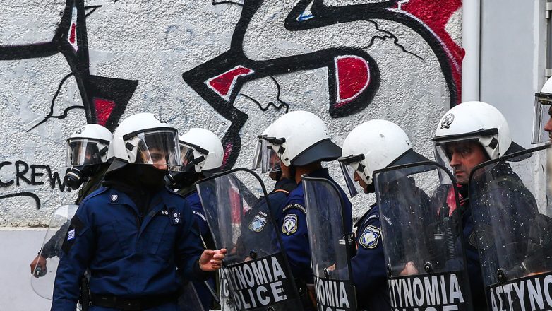 Αστυνομικός των ΜΑΤ βρέθηκε νεκρός από πυροβόλο όπλο στους Αμπελοκήπους