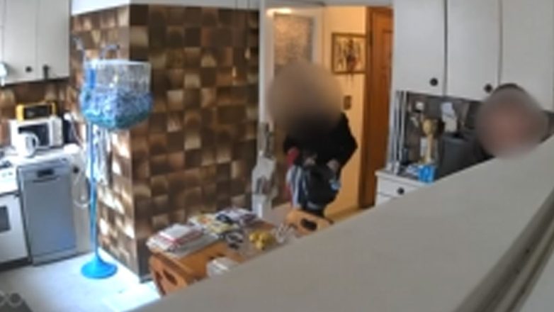 Καρέ-καρέ η δράση του «μαϊμού» υδραυλικού που εξαπατούσε ηλικιωμένους στην Αθήνα