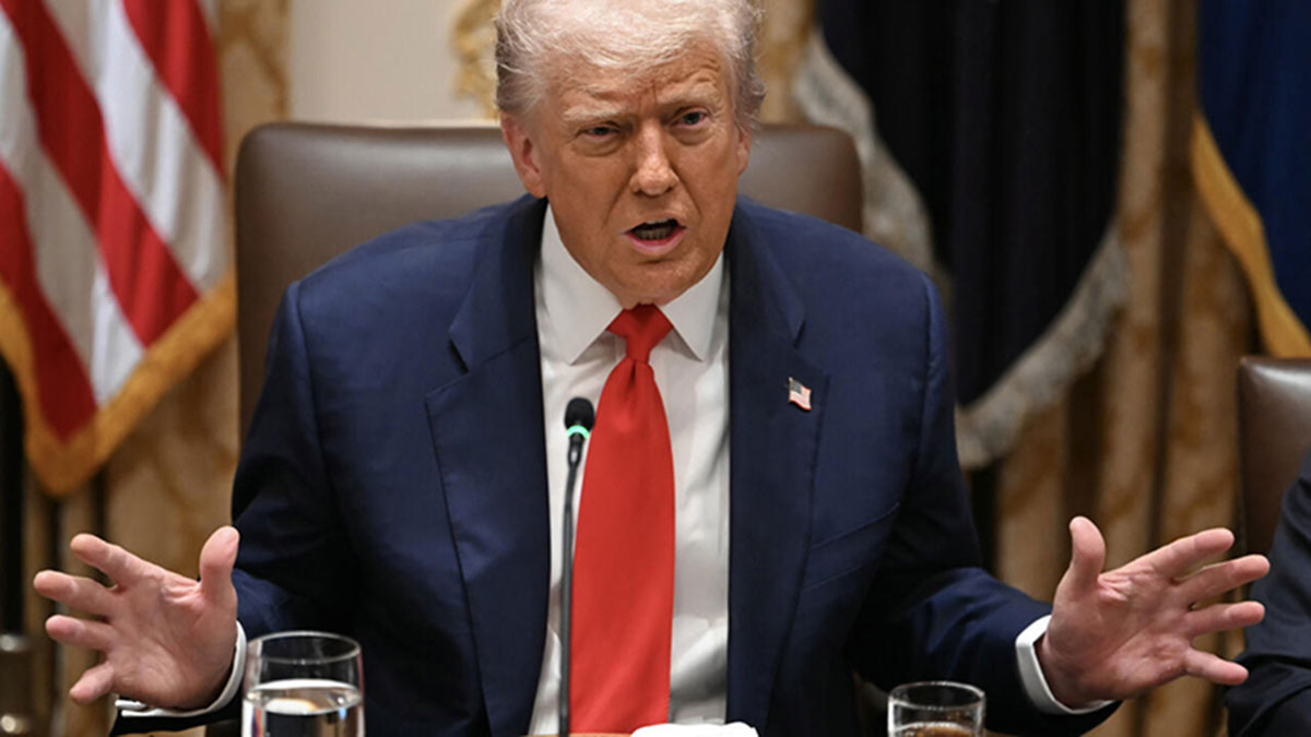 Η δημοτικότητα του Ντόναλντ Τραμπ μειώθηκε τις τελευταίες ημέρες στο χαμηλότερο επίπεδο της θητείας του