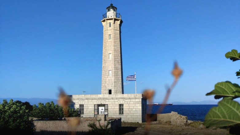 Φάρος Γυθείου: Ο φάρος, το νησάκι και ο μύθος