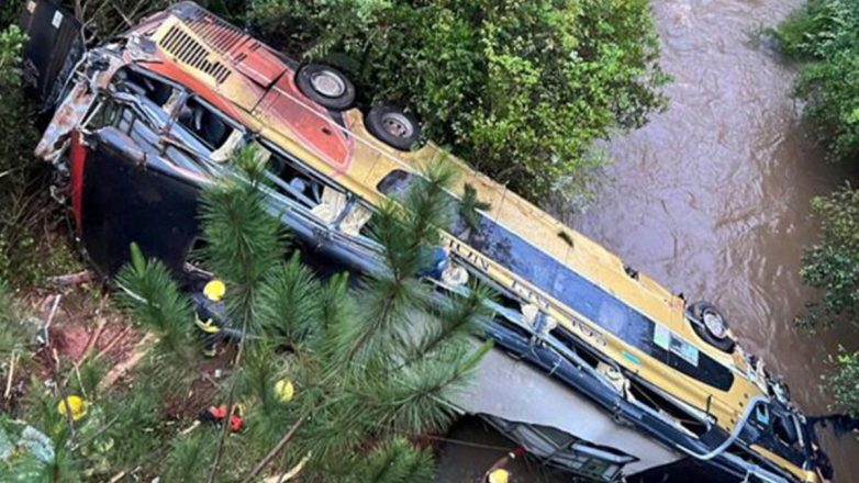 Αργεντινή: Εννέα νεκροί από πτώση λεωφορείου σε ποταμό Αργεντινή: Εννέα νεκροί από πτώση λεωφορείου σε ποταμό