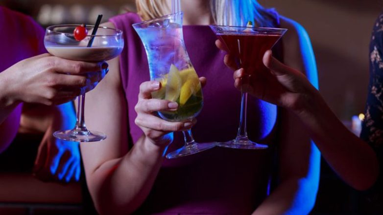 Συλλήψεις στο Λουτράκι για διάθεση αλκοόλ σε ανηλίκους