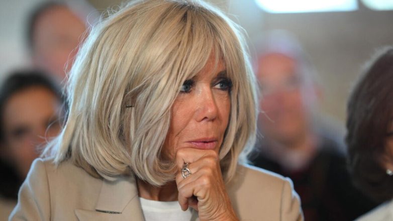 Στο εδώλιο δέκα άτομα για τη διαδικτυακή παρενόχληση της Μπριζίτ Μακρόν