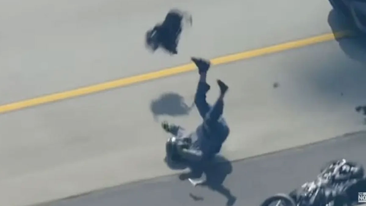 Βίντεο με άγρια καταδίωξη φυγά με μοτοσικλέτα στο Λος Άντζελες