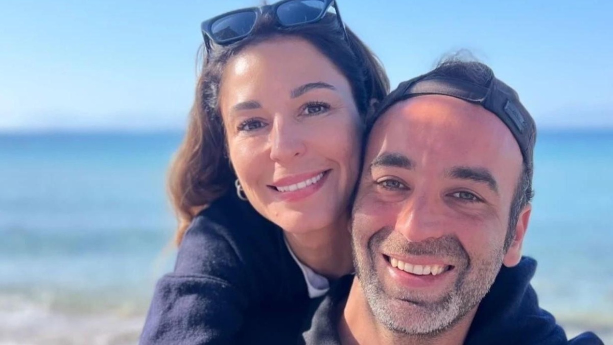 Κατερίνα Παπουτσάκη: Φθινοπωρινό ταξίδι στο Αγκίστρι με τον σύντροφό της, Θάνο Χατζόπουλο – Η πόζα με μαγιό