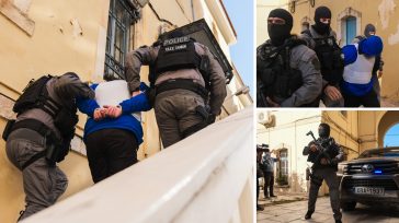 Με αλεξίσφαιρο γιλέκο και σκυμμένο το κεφάλι στον Εισαγγελέα, ο 23χρονος δράστης του φονικού στην Κίσσαμο Με αλεξίσφαιρο γιλέκο και σκυμμένο το κεφάλι στον Εισαγγελέα, ο 23χρονος δράστης του φονικού στην Κίσσαμο