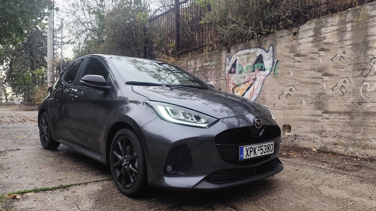 Δοκιμάζουμε το Mazda 2 Hybrid και ξεχνάμε τι πάει να πει… βενζινάδικο 