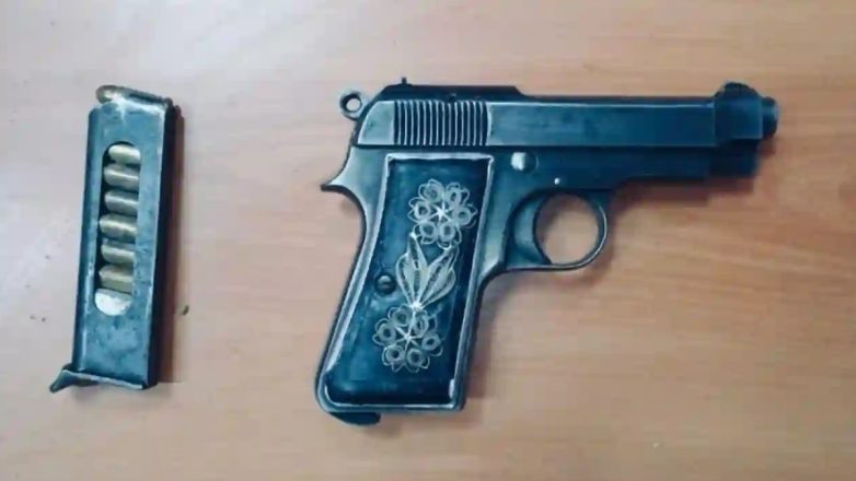 Το όπλο που βρέθηκε θαμμένο σε προαύλιο των φυλακών Κορυδαλλού Το όπλο που βρέθηκε θαμμένο σε προαύλιο των φυλακών Κορυδαλλού