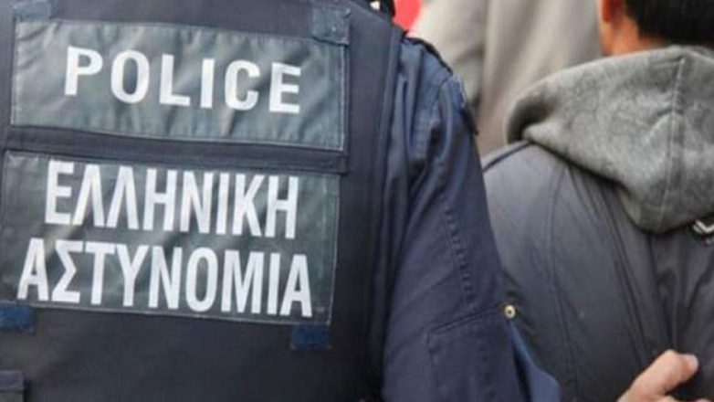 Άστεγος επιτέθηκε με πέτρα σε 70χρονη στη Γλυφάδα