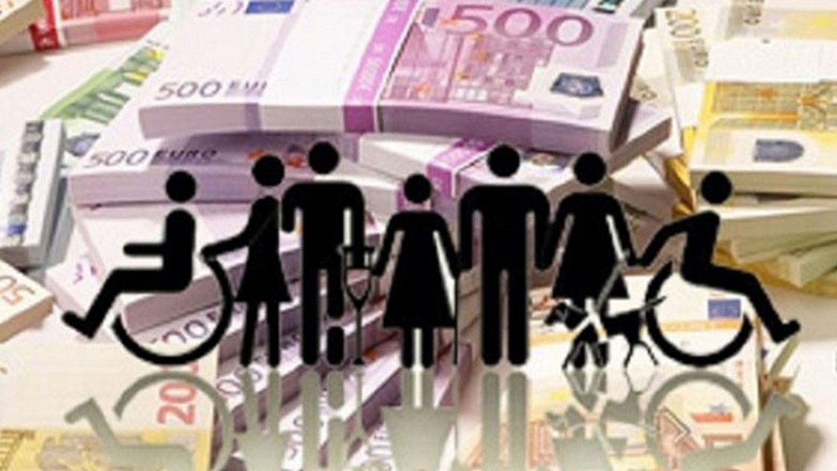 Την Παρασκευή τα κοινωνικά επιδόματα