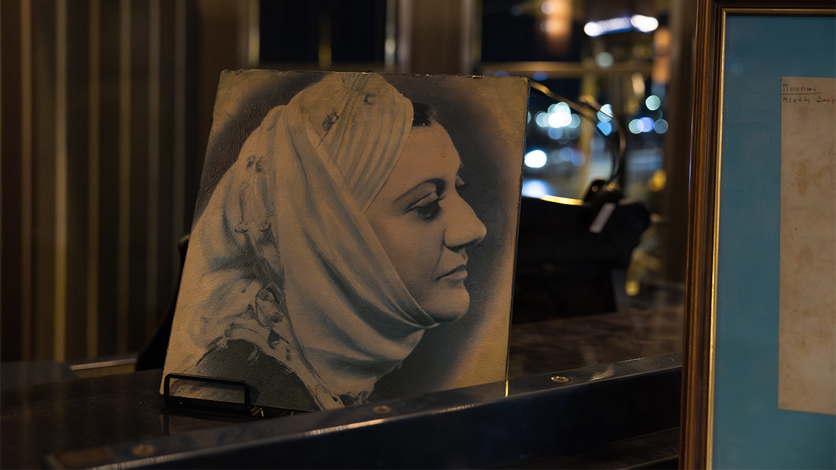 Θεσσαλονίκη: Τιμήθηκε η Σοφία Βέμπο στο σημείο που πρωτοτραγούδησε