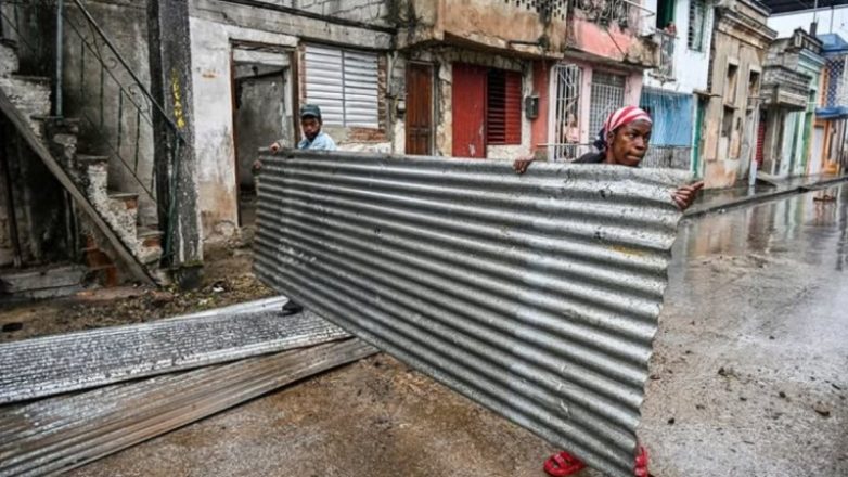 Ο τυφώνας «Μελίσα» σφυροκοπάει την Κούβα Ο τυφώνας «Μελίσα» σφυροκοπάει την Κούβα