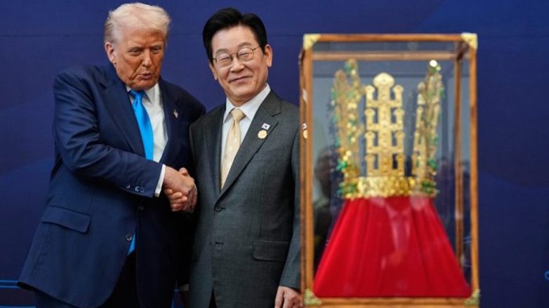 Η Νότια Κορέα απονέμει στον Τραμπ χρυσό στέμμα Η Νότια Κορέα απονέμει στον Τραμπ χρυσό στέμμα