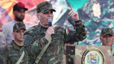 Βενεζουέλα: Ο στρατός κατέστρεψε δύο στρατόπεδα «Κολομβιανών ναρκοτρομοκρατών»